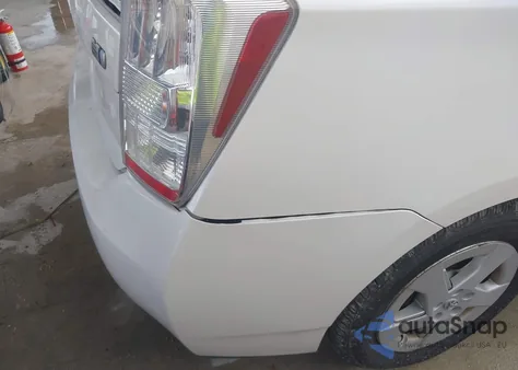 2011 Toyota Prius Three from USA, damaged, VIN JTDKN3DU1B5346895